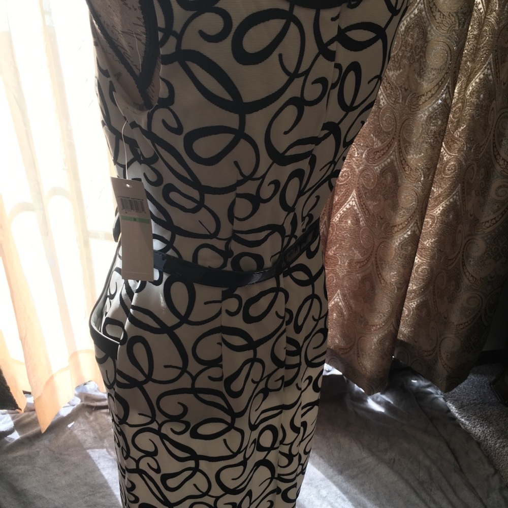 DRESS - Picture 5 of 7